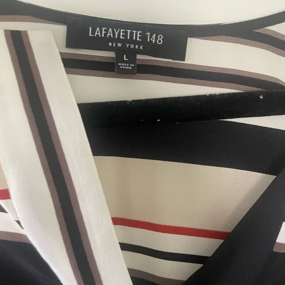 Lafayette, 148 New York gorgeous striped blouse, long sleeve. - Picture 3 of 4
